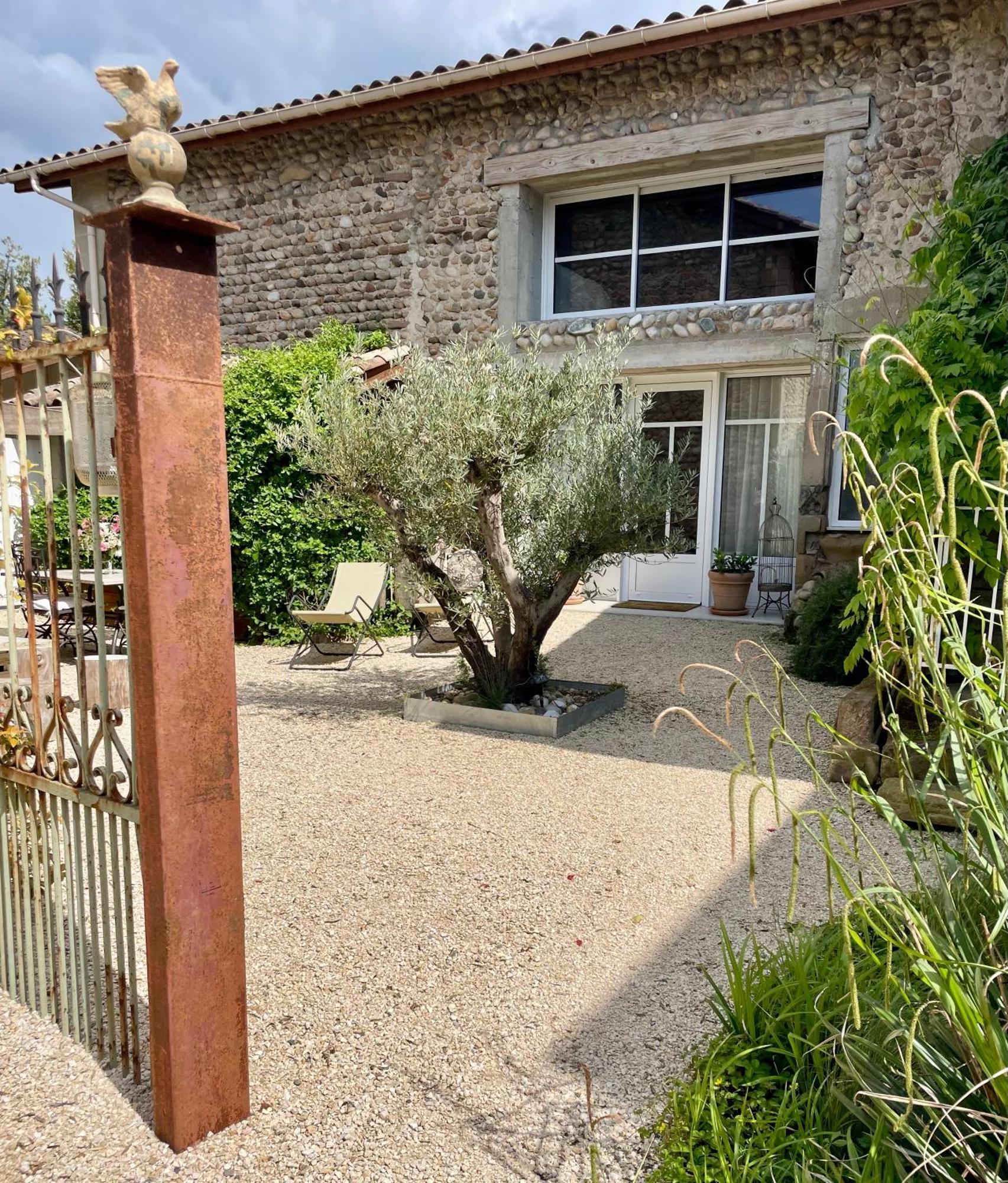 La Suite Dromoise 1809 Saint-Paul-lès-Romans Exterior foto